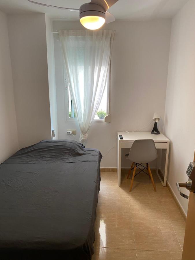 Single Room In My Apartment At The Beach فالنسيا المظهر الخارجي الصورة